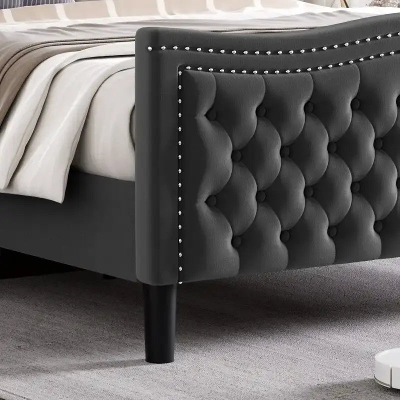 Lit plateforme King Size moderne en velours avec tête de lit capitonnée