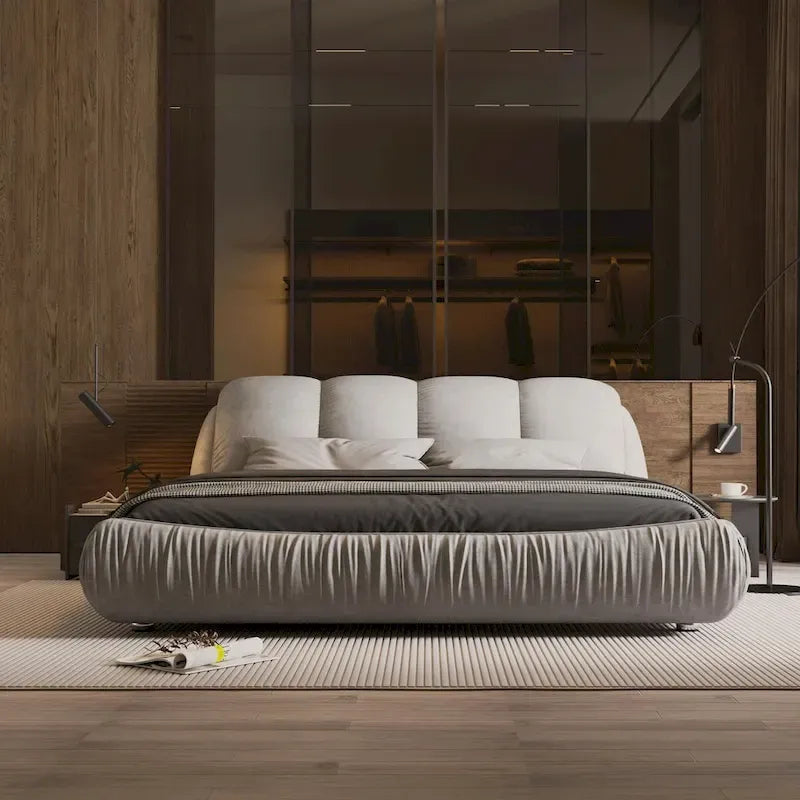 Lit plateforme rembourré King Size avec tête de lit capitonnée surdimensionnée